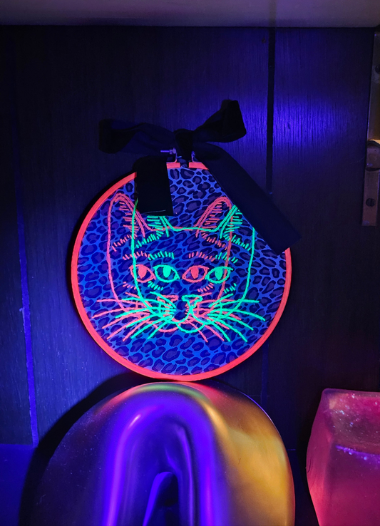 Neon Familiar
