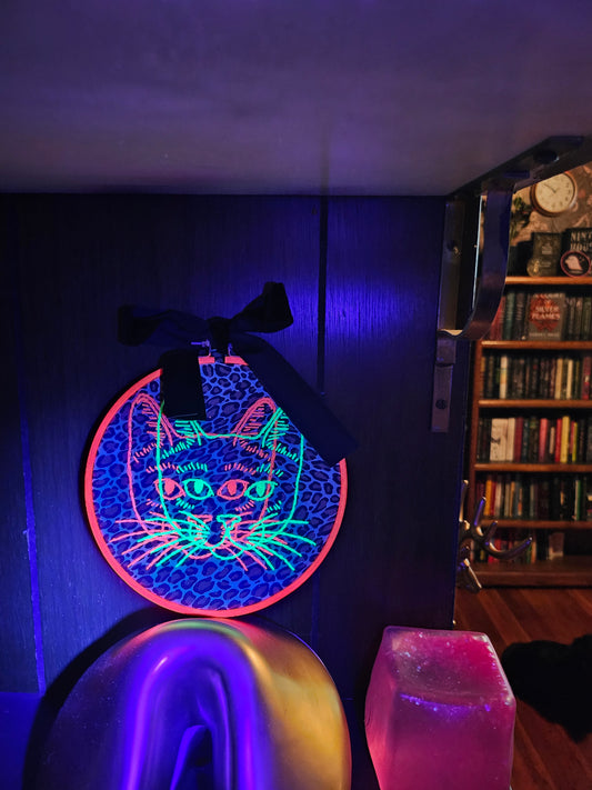 Neon Familiar